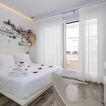 סיוטאדלה Hotel Abril 37 מראה חיצוני תמונה