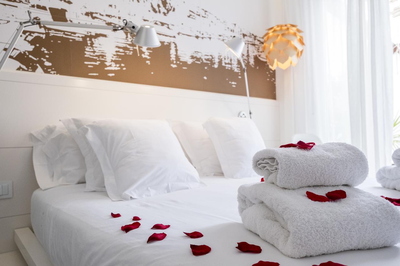 סיוטאדלה Hotel Abril 37 מראה חיצוני תמונה