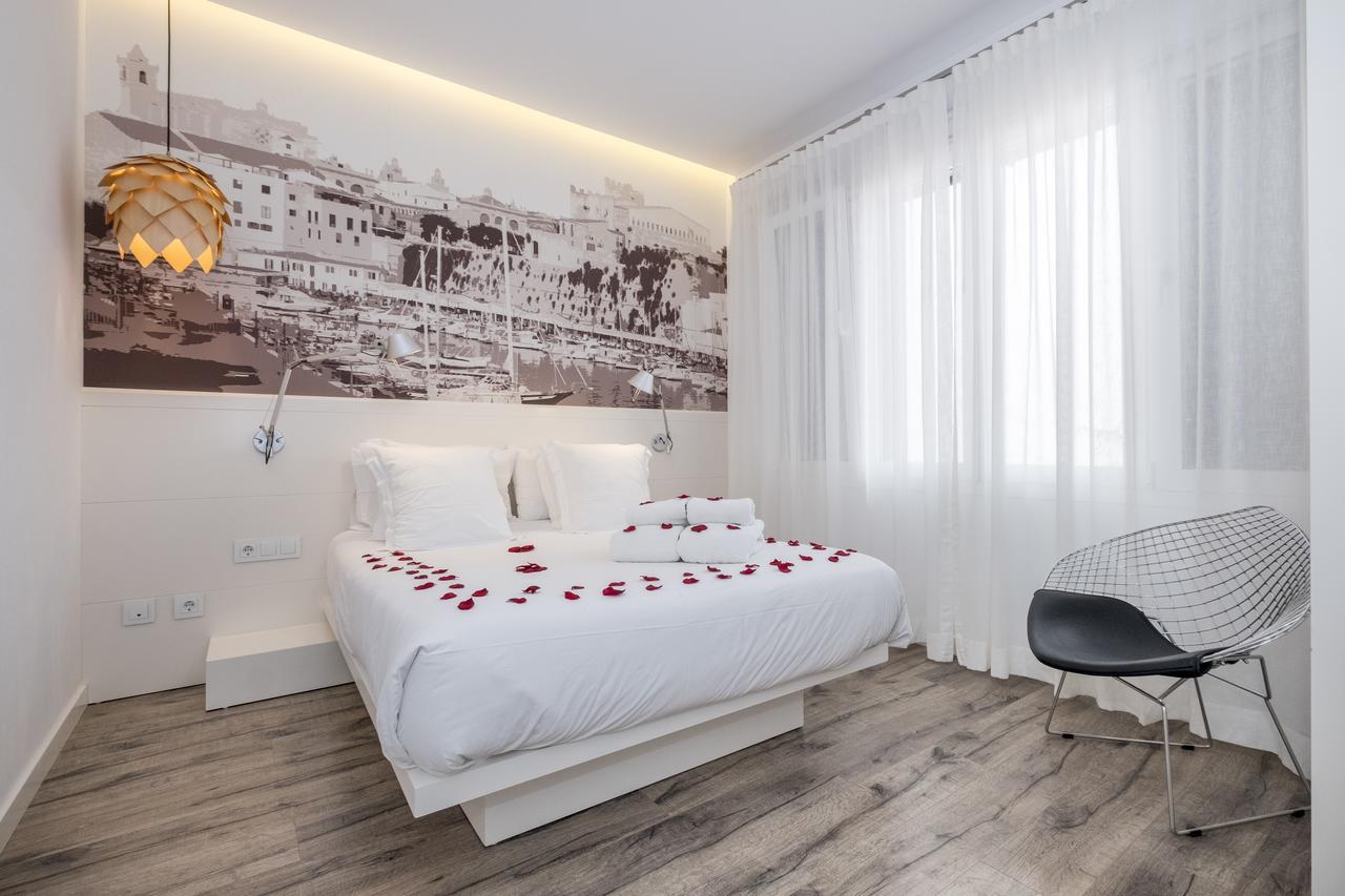 סיוטאדלה Hotel Abril 37 מראה חיצוני תמונה