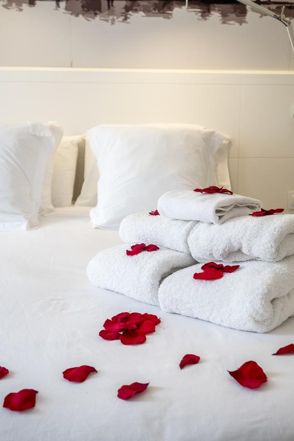 סיוטאדלה Hotel Abril 37 מראה חיצוני תמונה