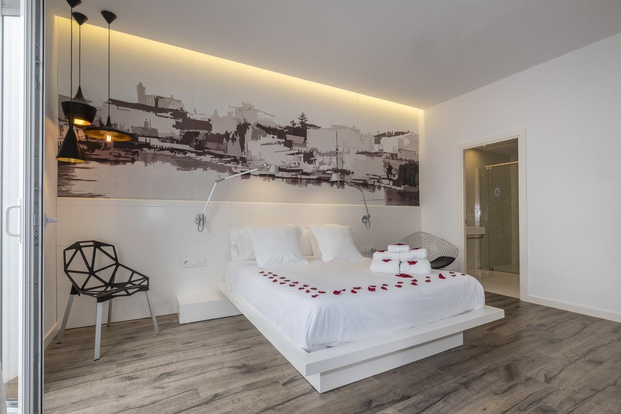 סיוטאדלה Hotel Abril 37 מראה חיצוני תמונה
