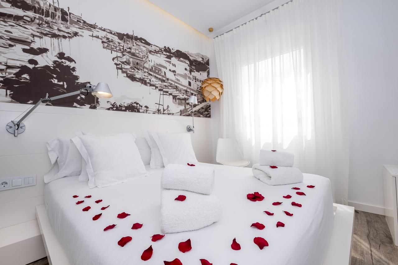 סיוטאדלה Hotel Abril 37 מראה חיצוני תמונה