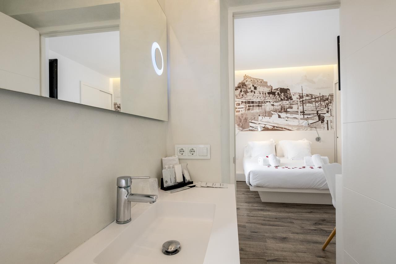 סיוטאדלה Hotel Abril 37 מראה חיצוני תמונה