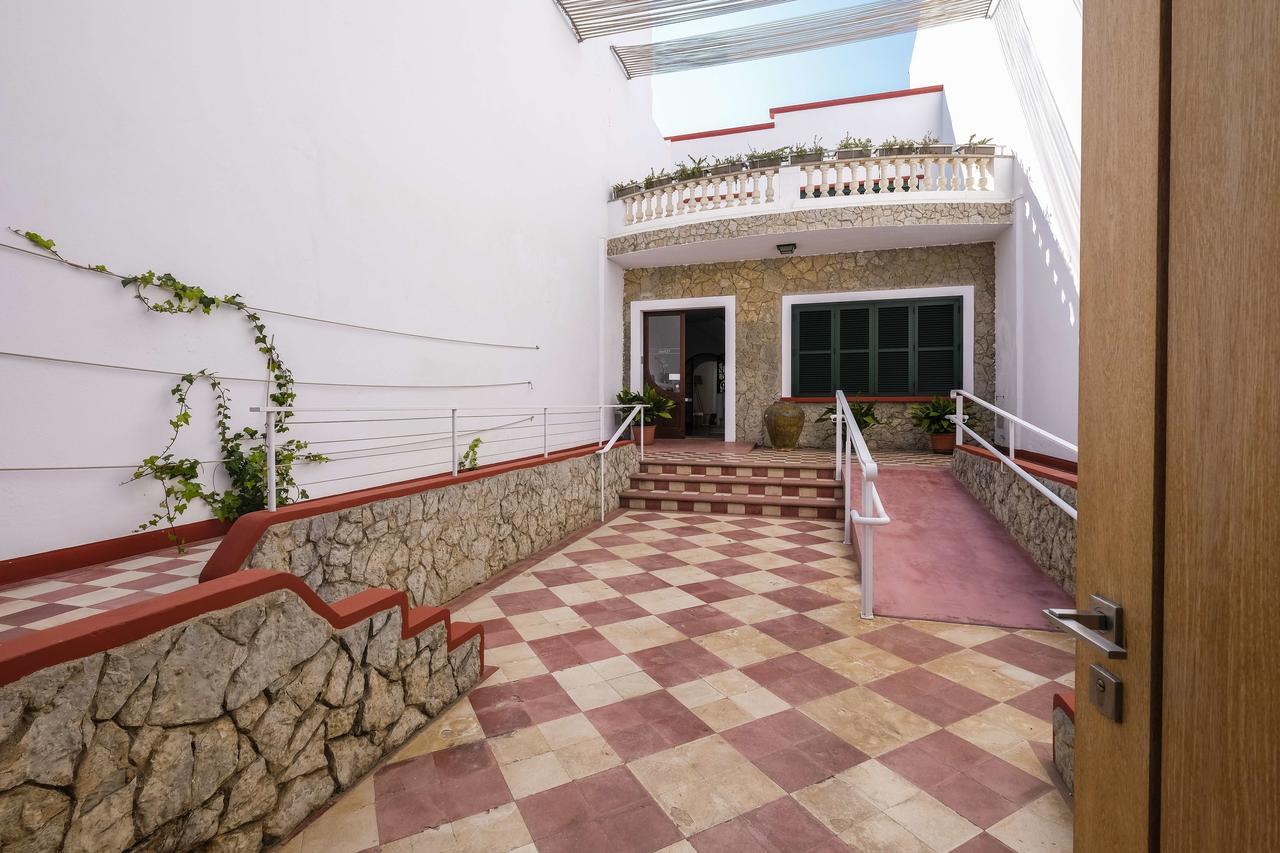 סיוטאדלה Hotel Abril 37 מראה חיצוני תמונה