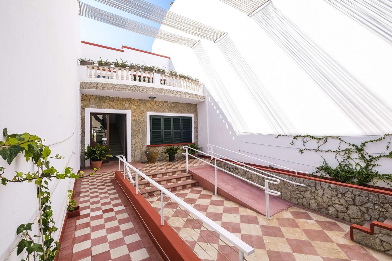 סיוטאדלה Hotel Abril 37 מראה חיצוני תמונה