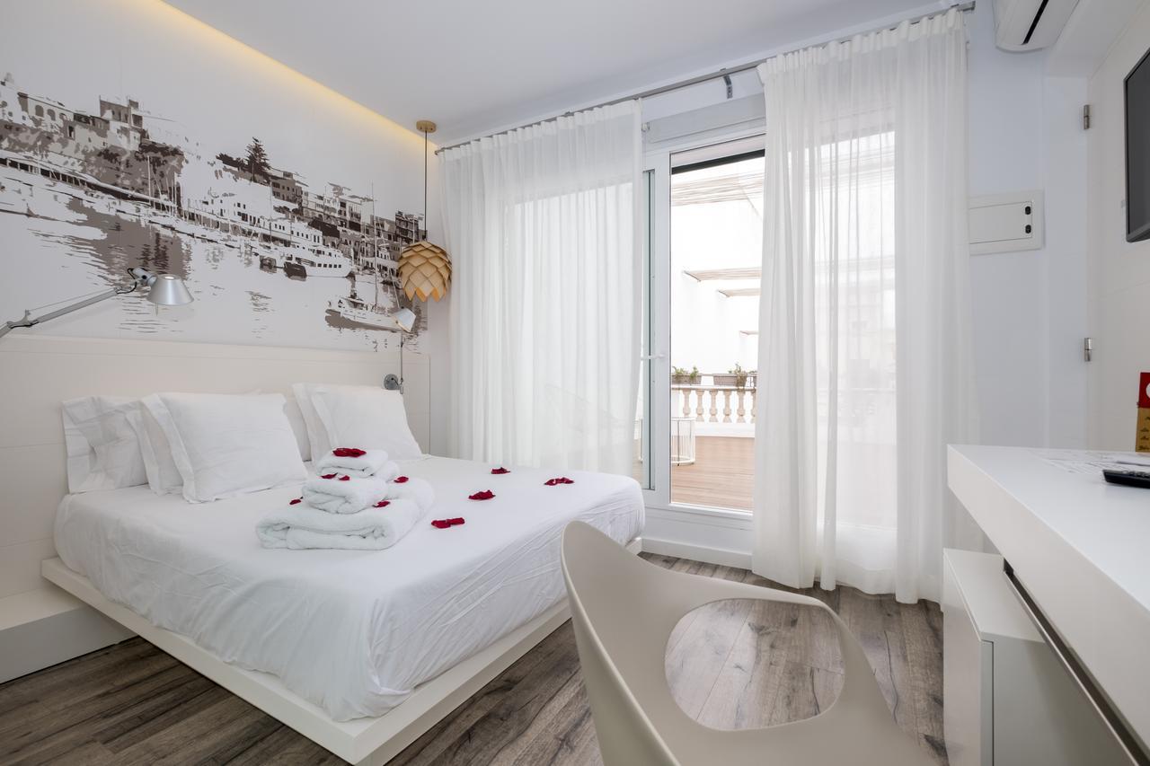 סיוטאדלה Hotel Abril 37 מראה חיצוני תמונה