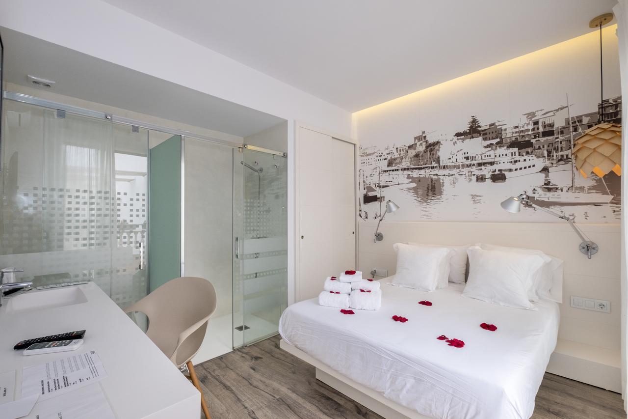 סיוטאדלה Hotel Abril 37 מראה חיצוני תמונה