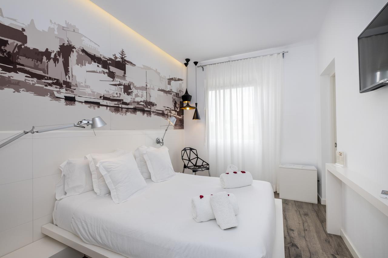 סיוטאדלה Hotel Abril 37 מראה חיצוני תמונה